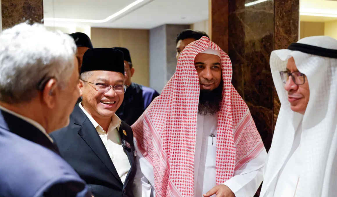 Imam and Khateeb of Masjid Al Nabawi Sheikh Salah Al Budair in Malaysia