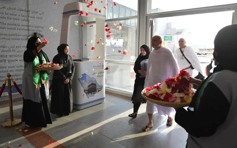hajj pilgrims welcomed at airport 2025