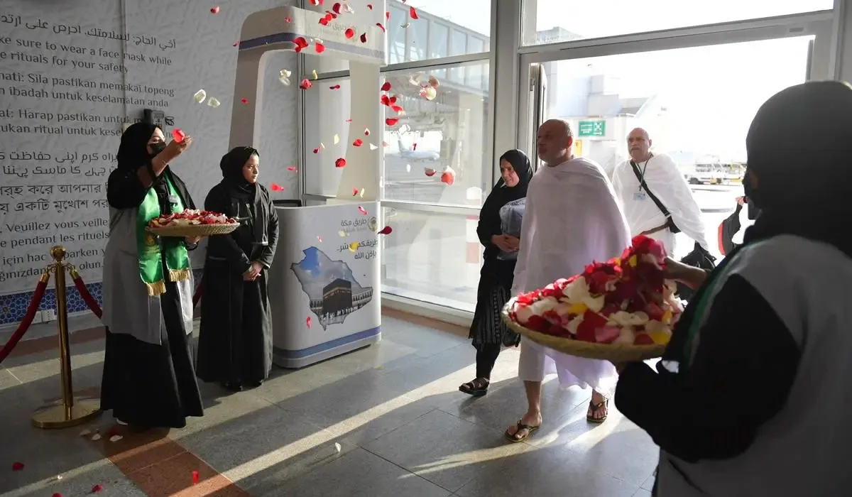 hajj pilgrims welcomed at airport 2025