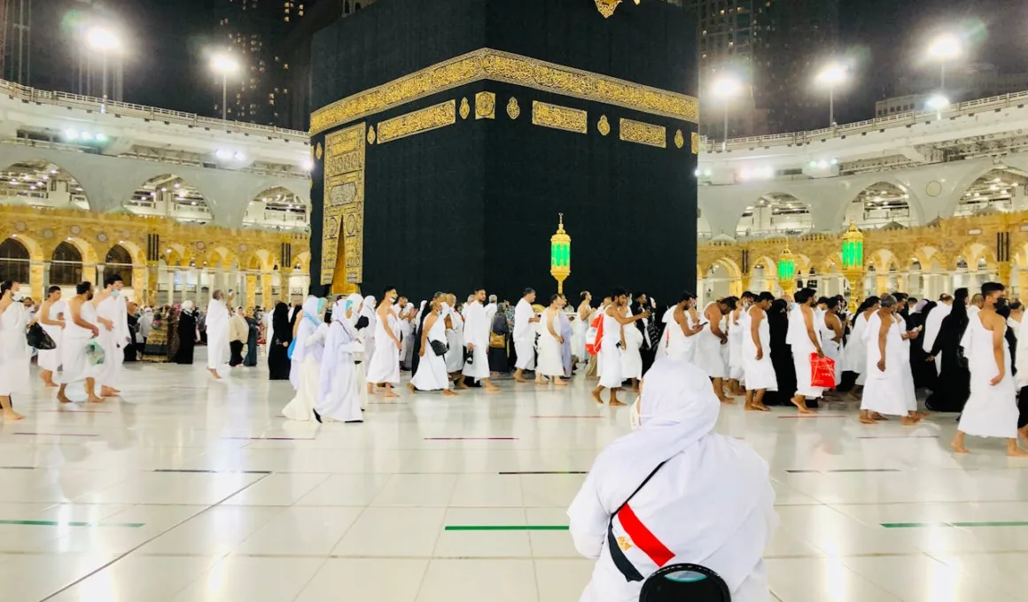 woman sitting on chair mataaf