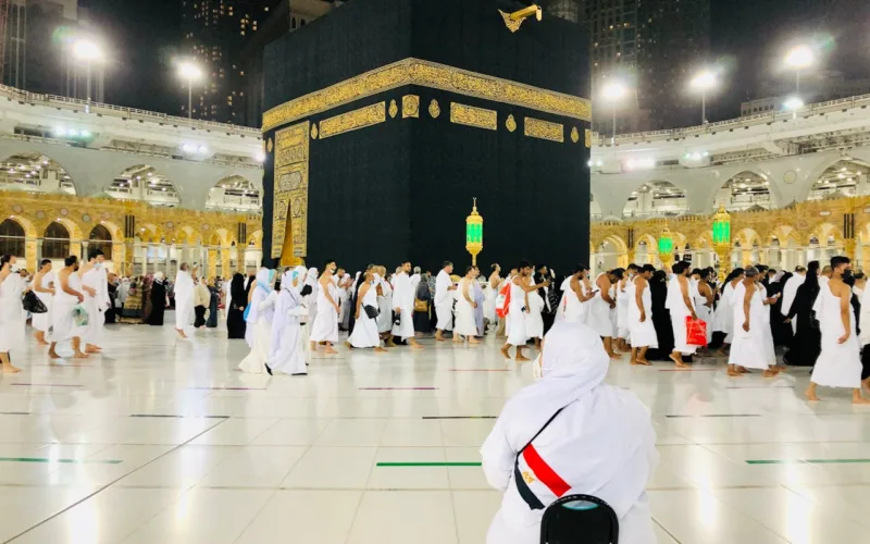 woman sitting on chair mataaf