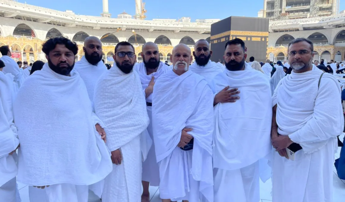 pakistani pilgrims in makkah