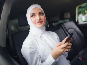 saudi woman in the taxi