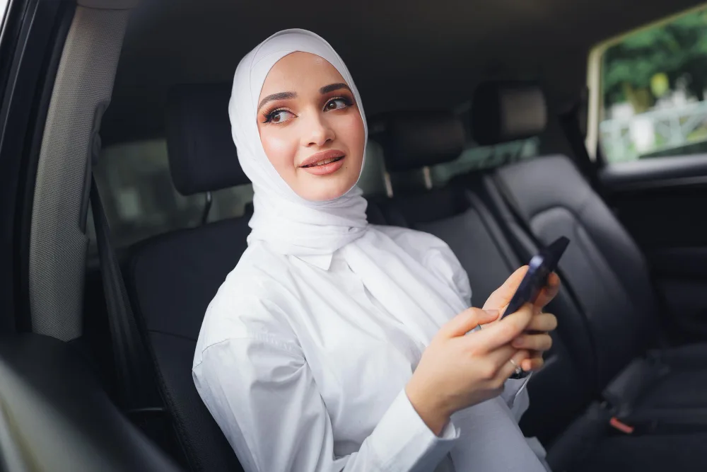 saudi woman in the taxi