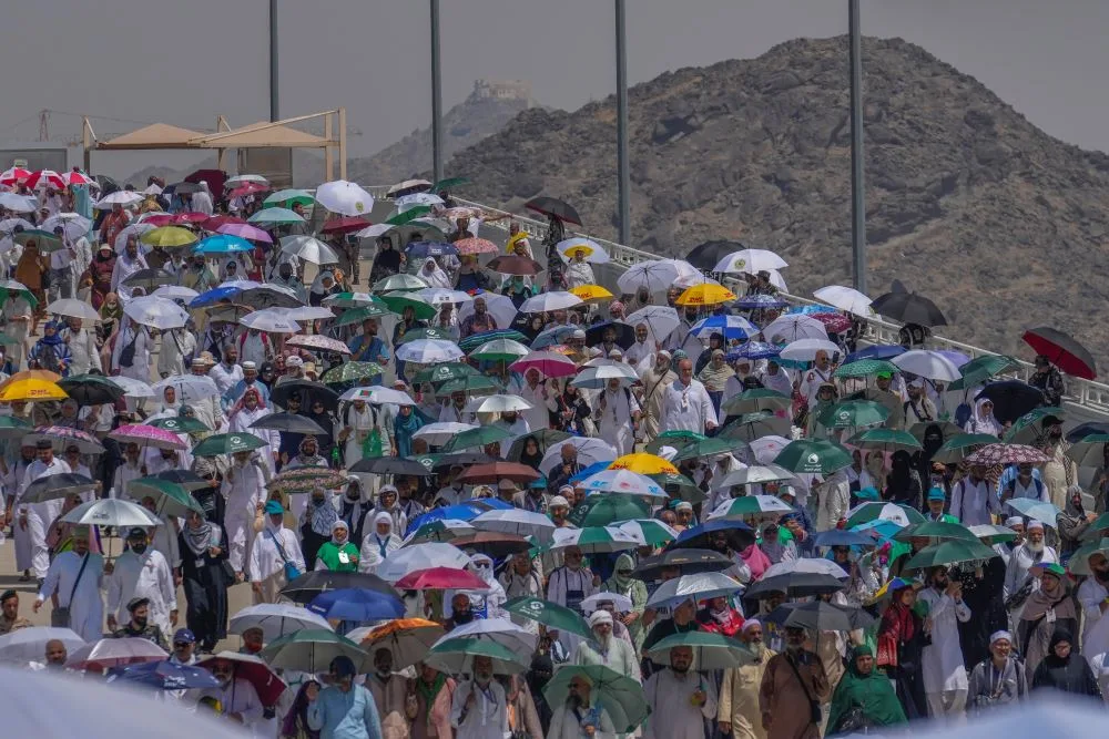 Pilgrims at mount arafa