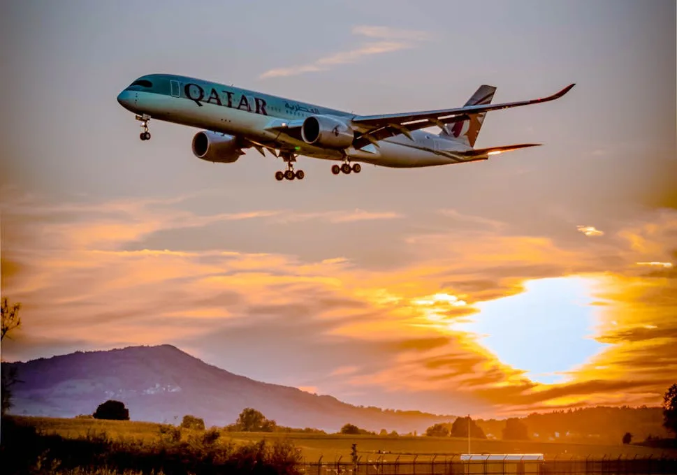 photo of an qatar airways aircraft