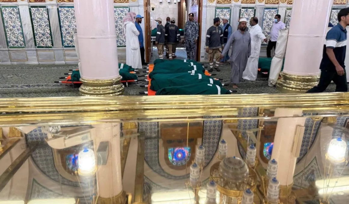 indian pilgrims funeral nov 2025