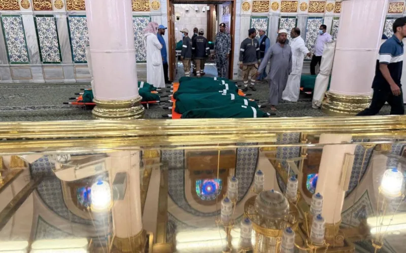 indian pilgrims funeral nov 2025