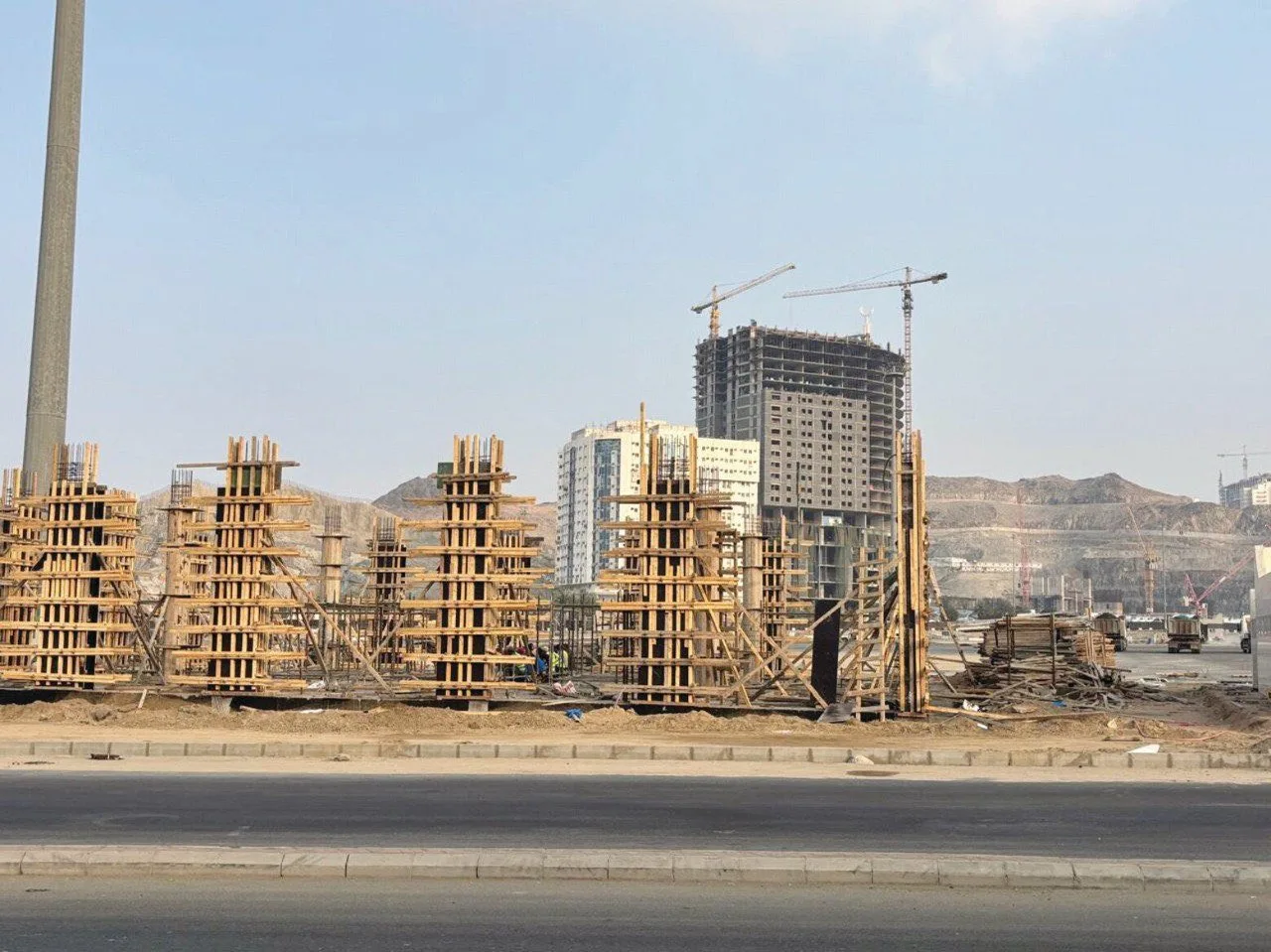 Makkah Upgrades Kadi Parking Area for Pilgrims