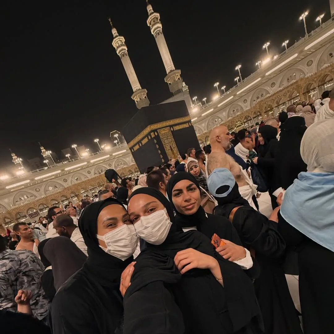 Brazilian Footballer Kathleen Souza Umrah 3