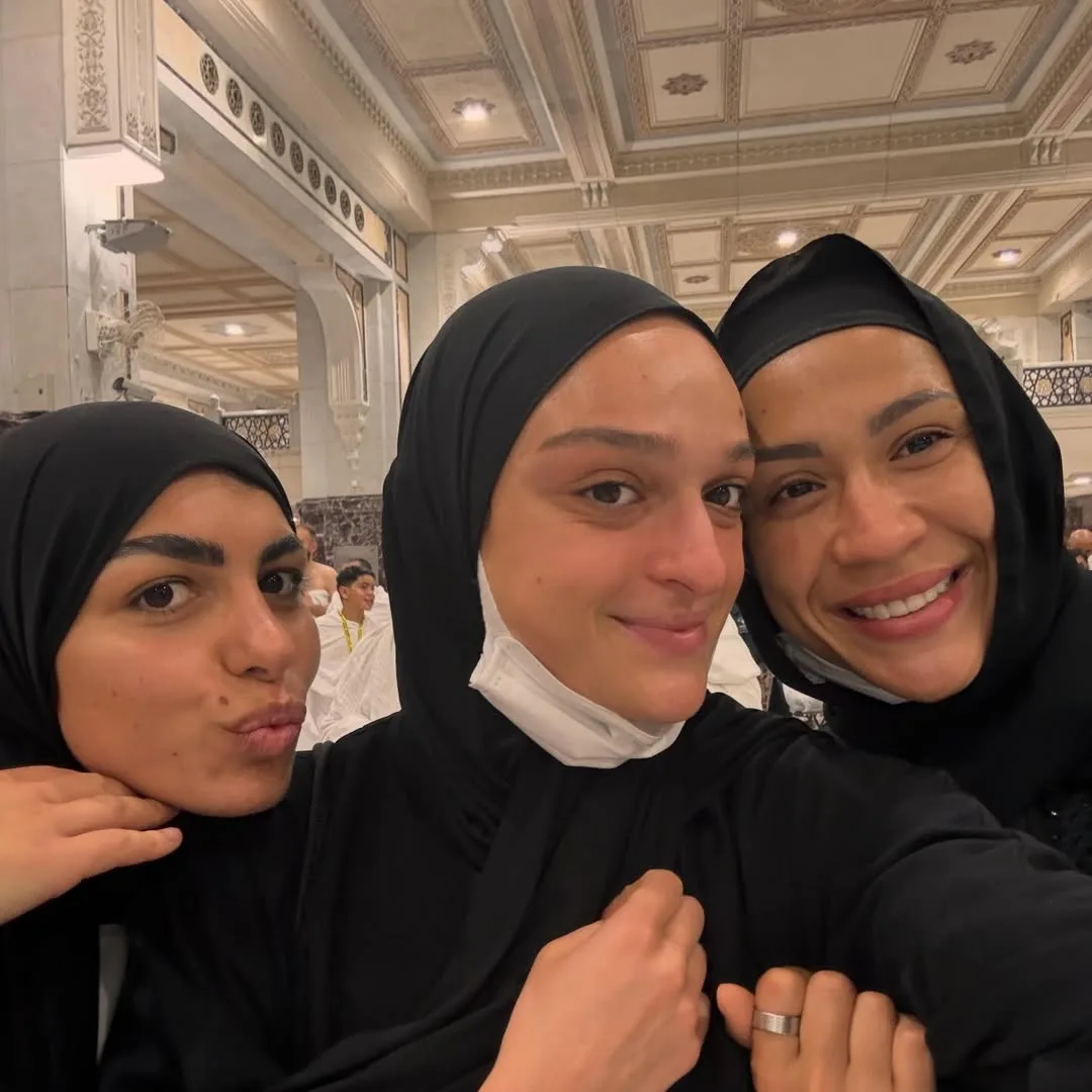 Brazilian Footballer Kathleen Souza Umrah 4