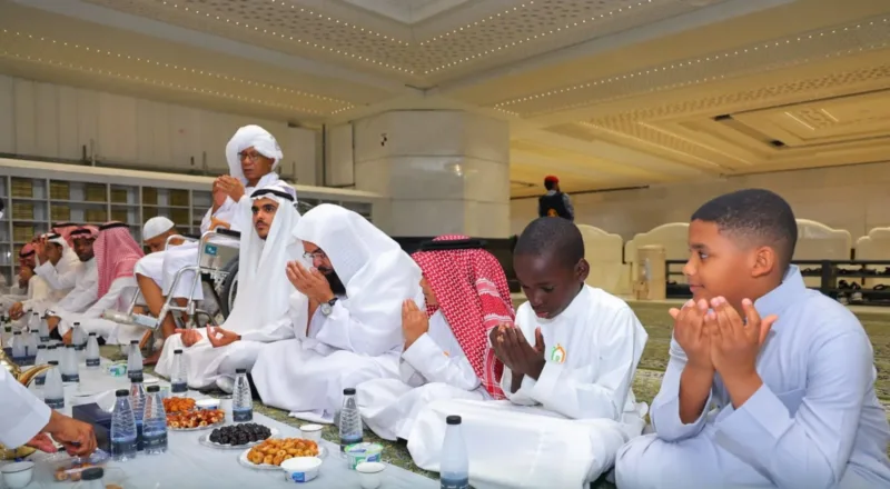 Sheikh Sudais with children of Al-Wedad Association for Orphan Care