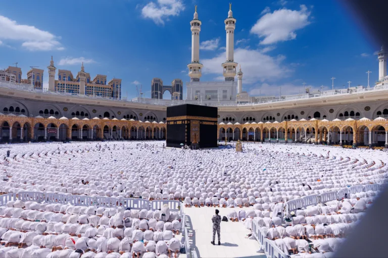 Umrah Opens for Saudi Citizens From April 18 to April 30