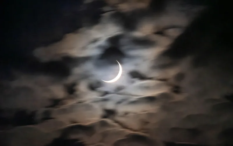 moon cresent long exposure