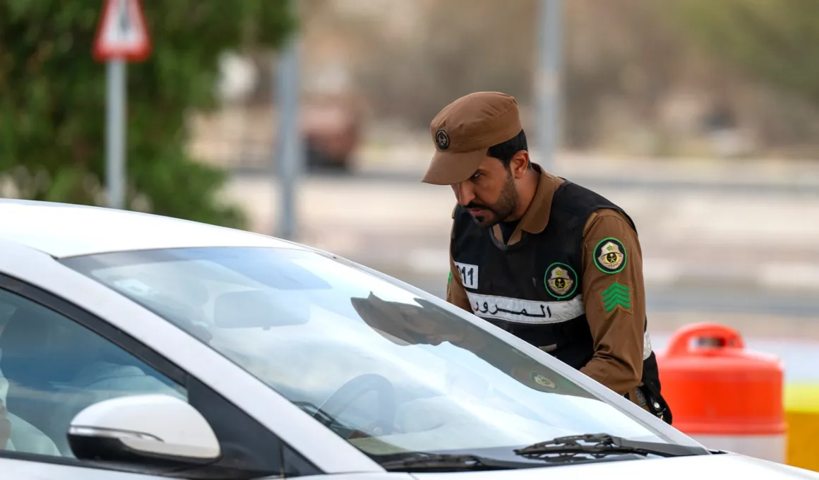 Hajj 2026 Performing Hajj Without Permit May Lead to 100000 SAR Fine