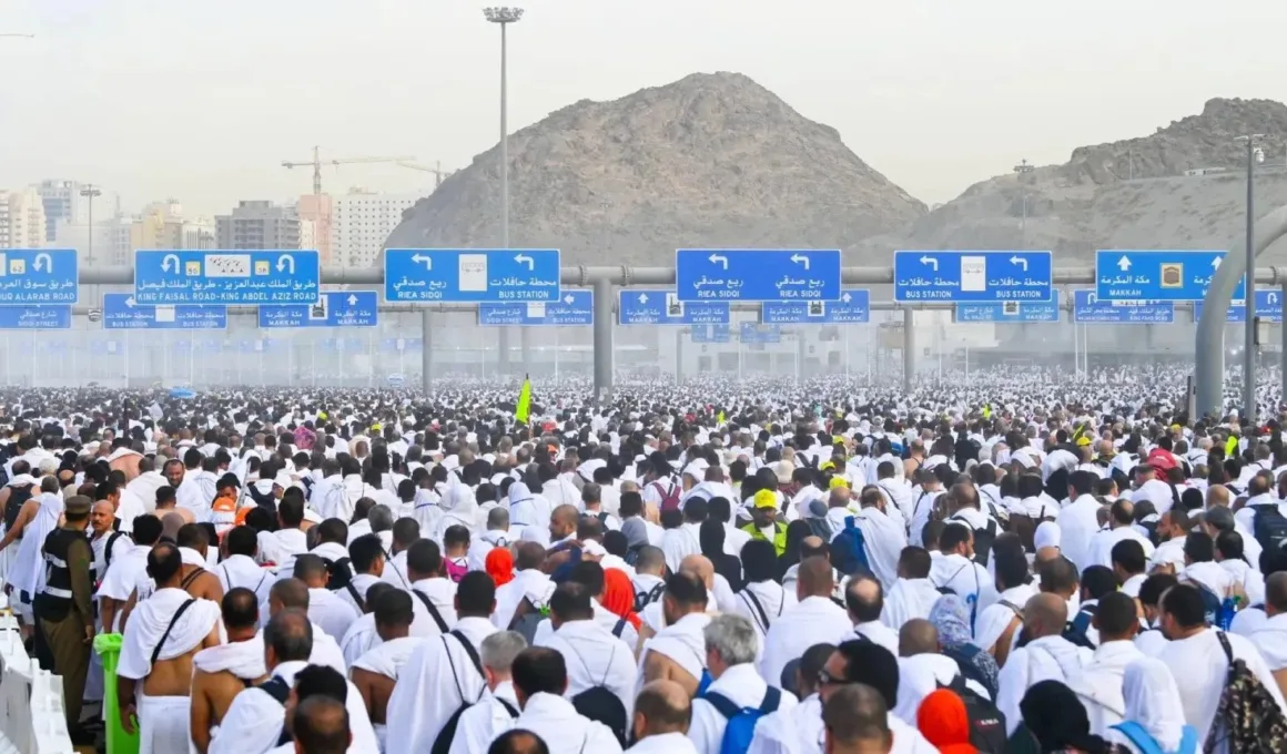 PILGRIMS IN MINA