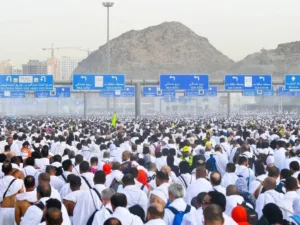 PILGRIMS IN MINA
