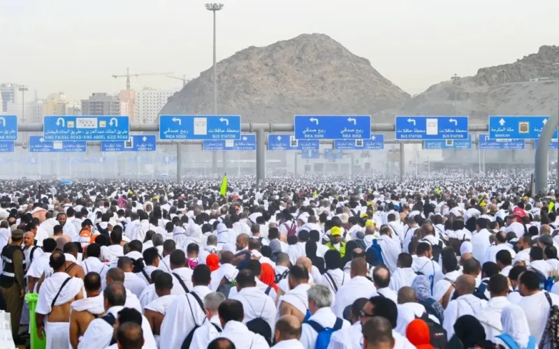 PILGRIMS IN MINA