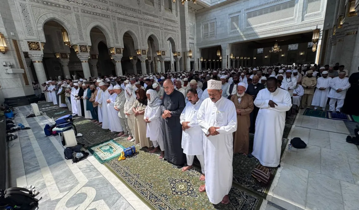 Saudi Arabia Cuts Gap Between Prayer Times for Hajj 2026 Pilgrims