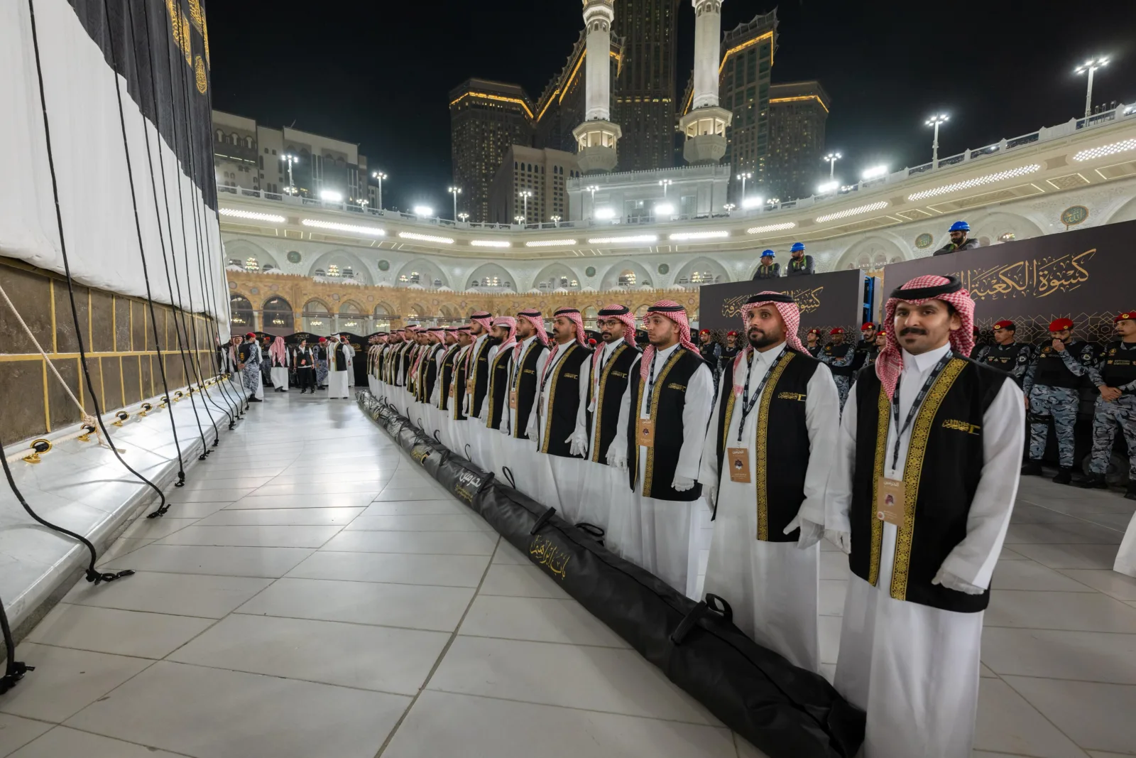 2026 kiswa in front of kaaba