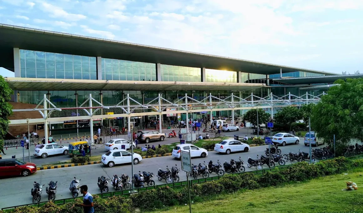 Chaudhary Charan Singh International Airport,