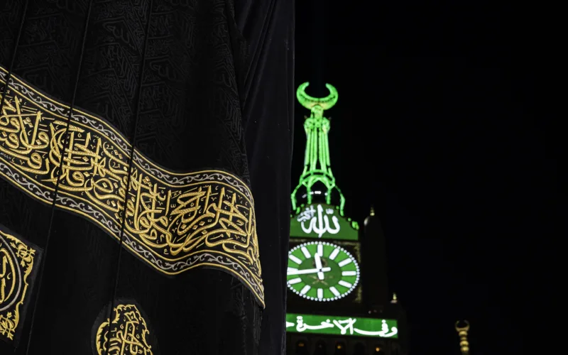World’s Longest Sewing Machine Helps Complete the 2026 Kiswah