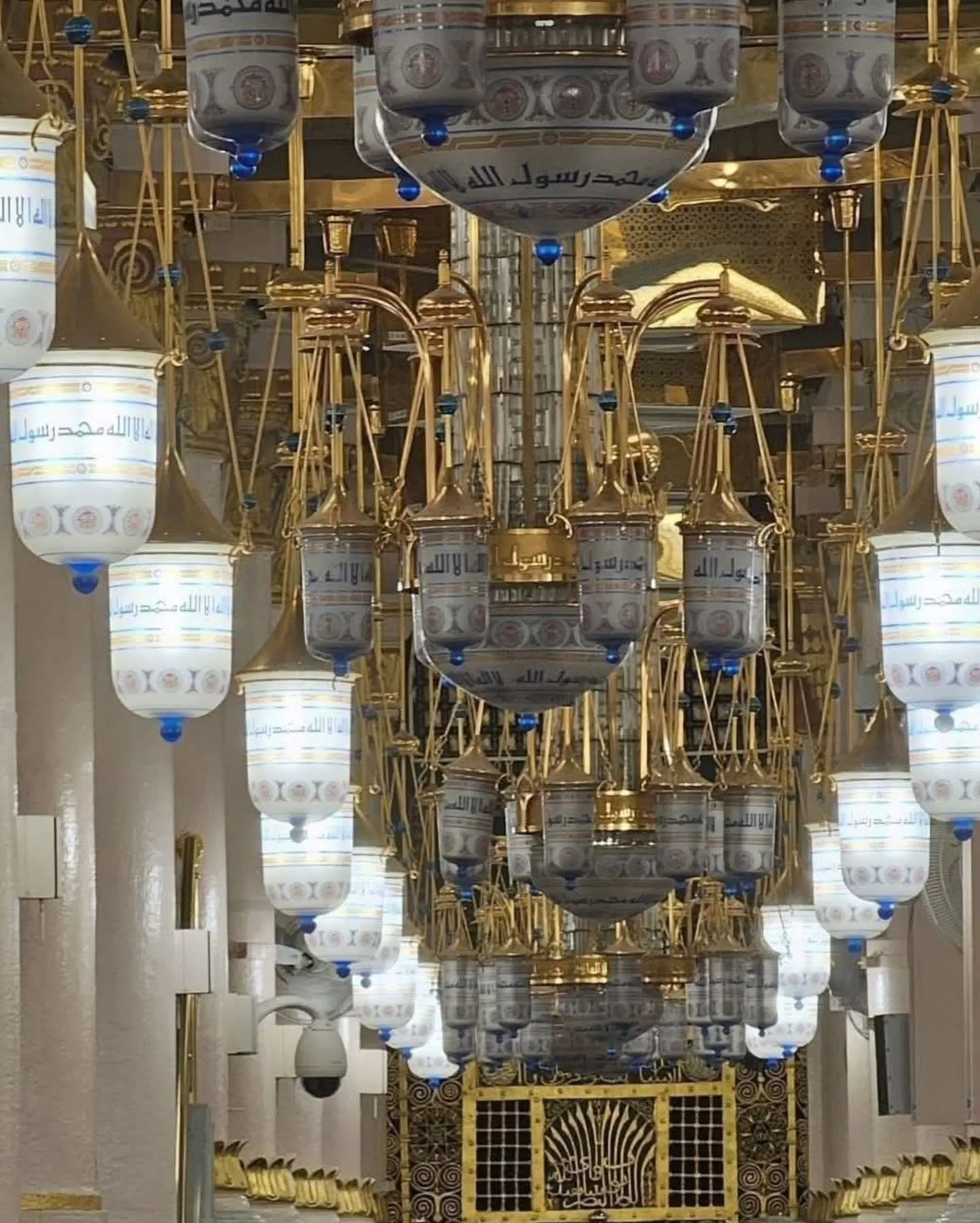 Chandeliers for Masjid an Nabawi Lobmeyr family 00013