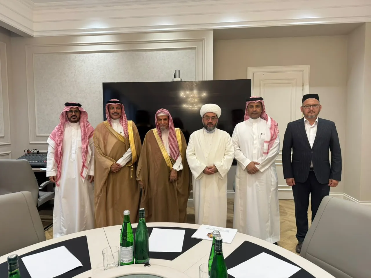 Sheikh Saleh bin Humaid Meets Uzbekistan Grand Mufti