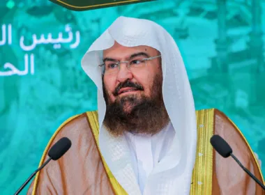 Al Sudais Condemns Attacks Targeting Sacred Sites in Makkah