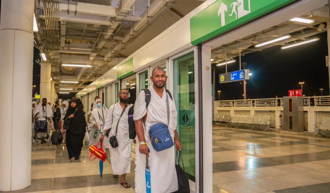 Saudi Hajj Ministry Starts Using AI to Improve Pilgrim Services