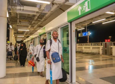 Saudi Hajj Ministry Starts Using AI to Improve Pilgrim Services