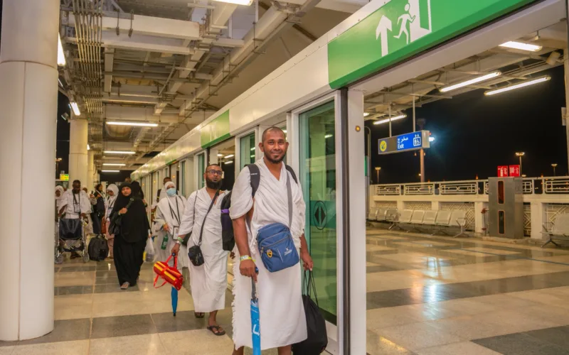 Saudi Hajj Ministry Starts Using AI to Improve Pilgrim Services