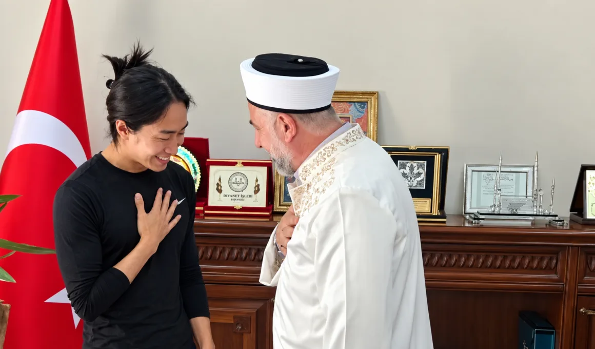 South Korean Tourist Converts to Islam in Mardin, Türkiye