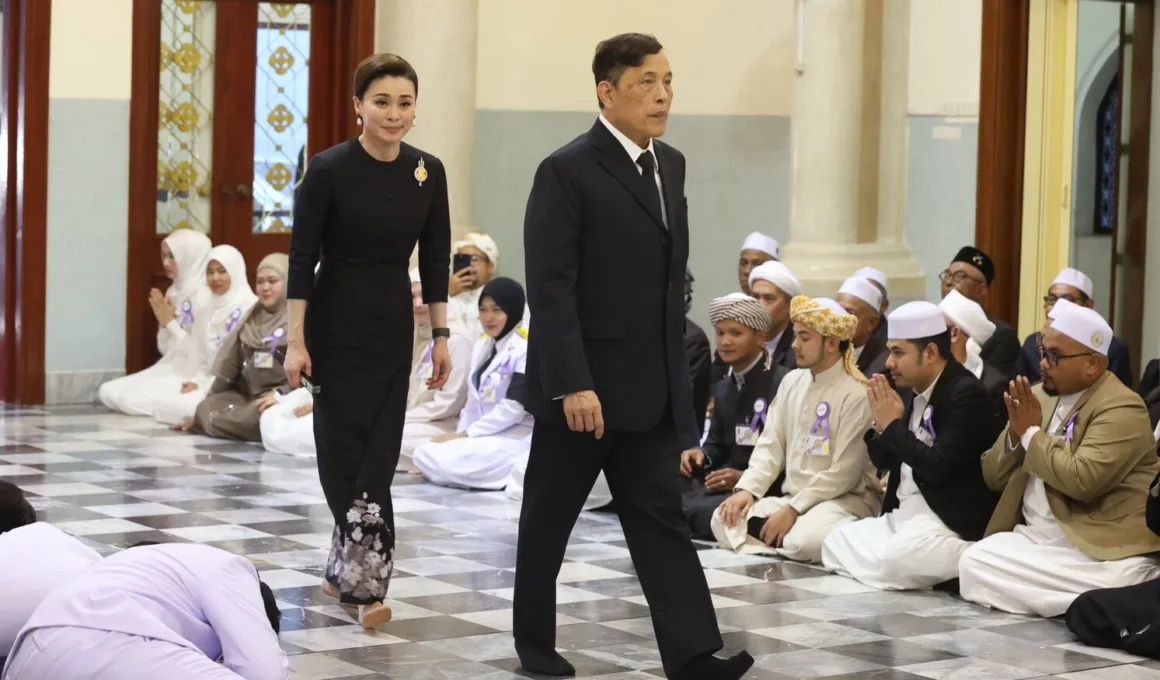 Thai King and Queen Attend National Quran Recitation Competition in Pattani